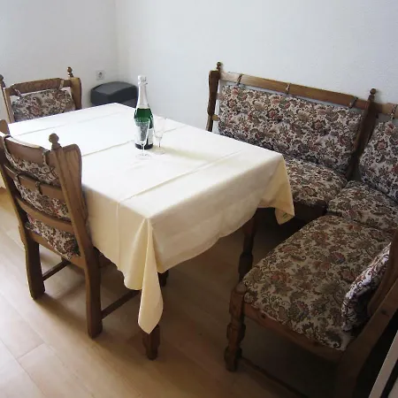 Susnja Apartment *